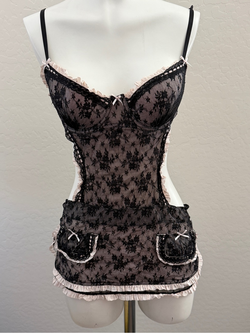 vintage Y2K Victoria's Secret Black Lace pinm Apron lingerie 36C